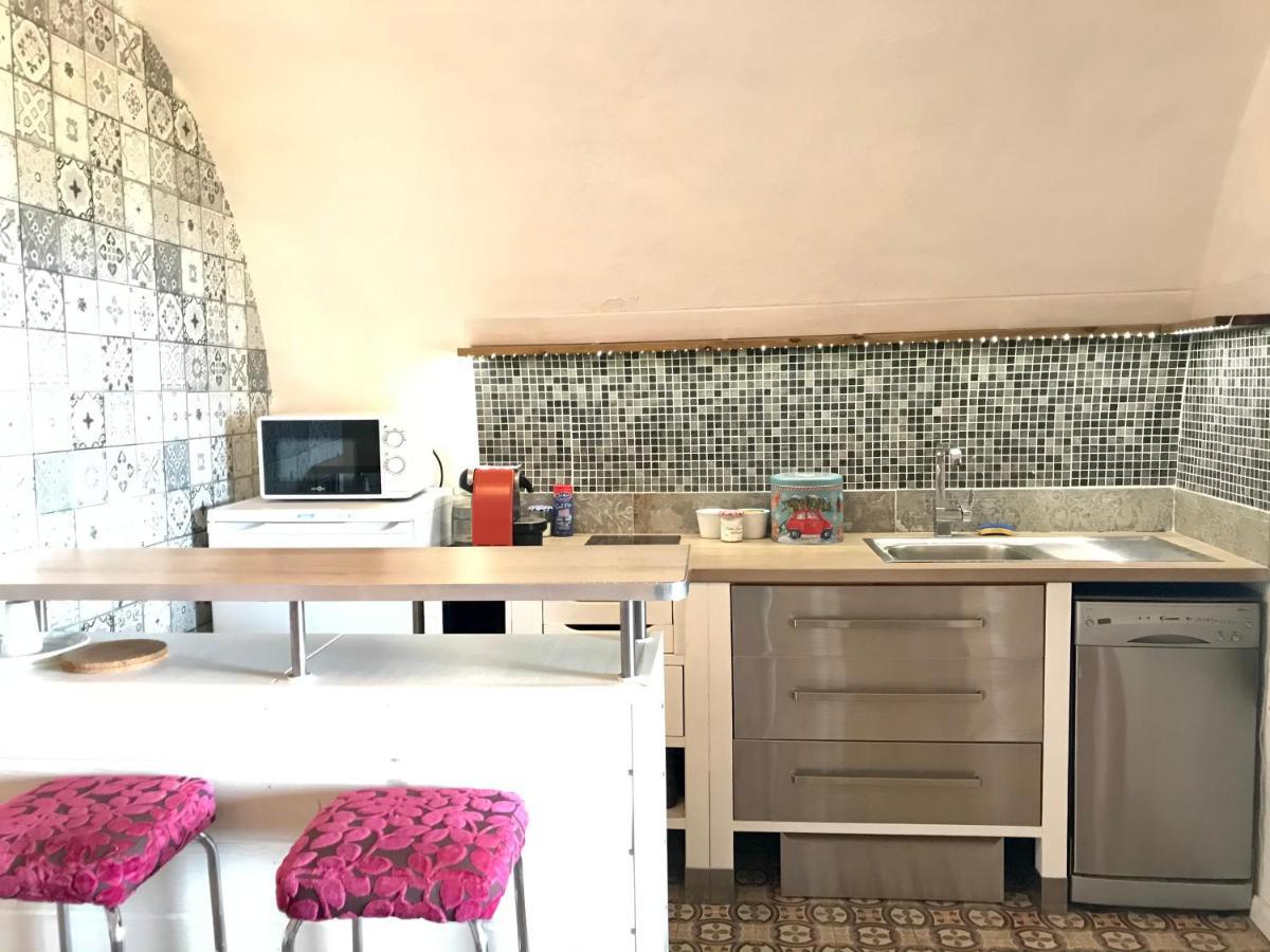 Studio De Charme Avec Grande Terrasse Vue Mer Le Castellet  Exteriér fotografie